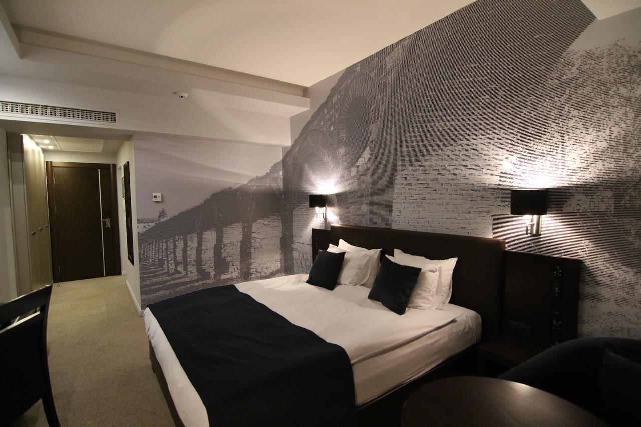 Queen'S Hotel - Zebra Centre Skopje Bilik gambar